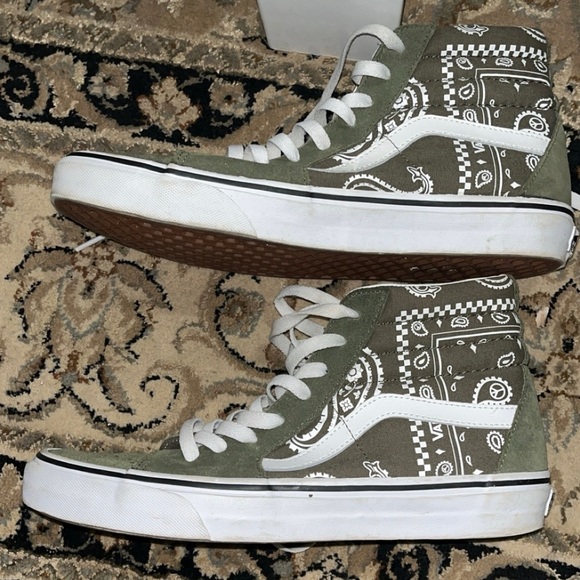 Unavailable - Picture 2 of 6